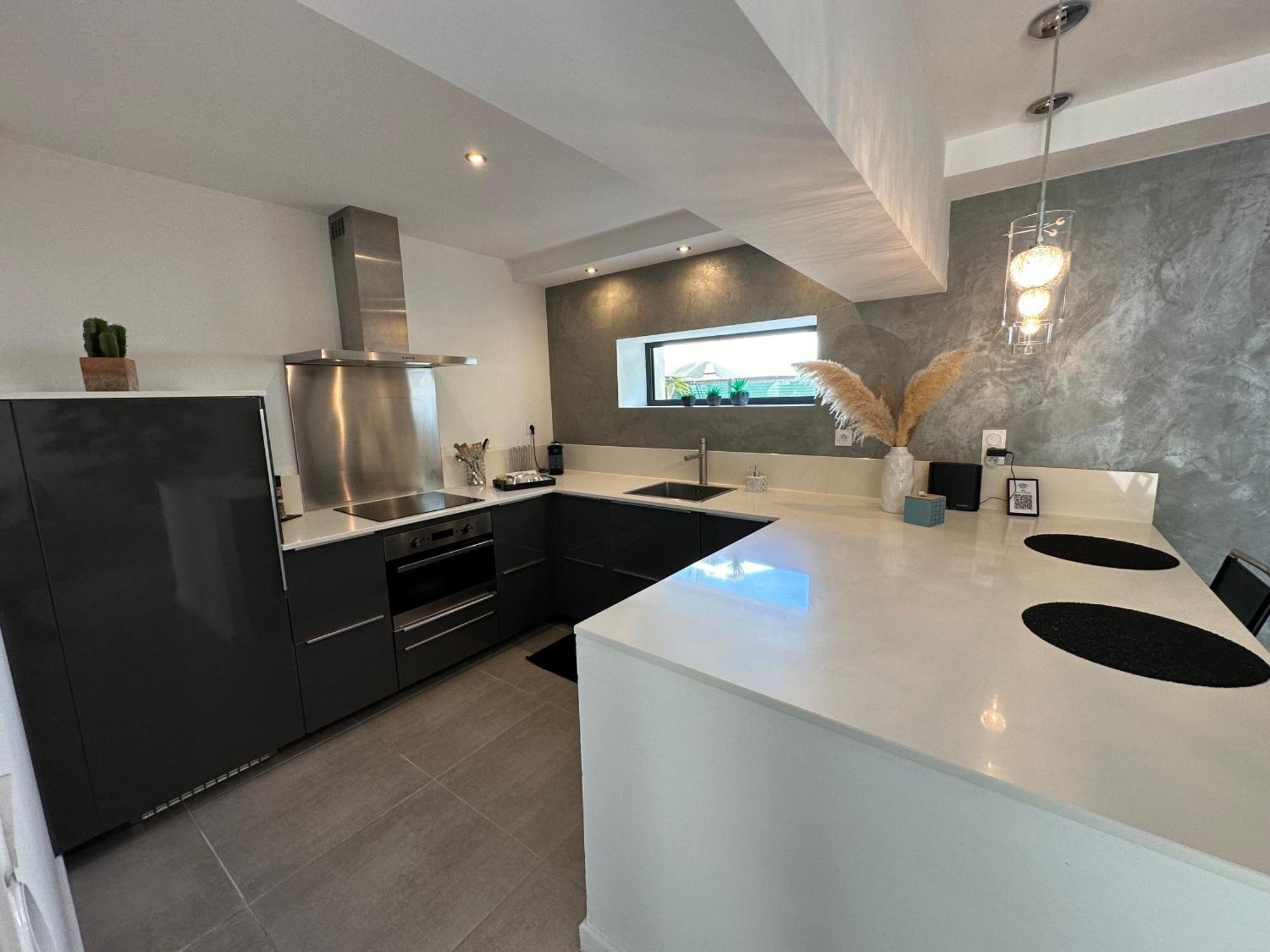 Maison Contemporaine Avec Piscine Privee Chauffee, Entre Plages Et Provence, Borne 11 Kw 伊斯特尔 外观 照片