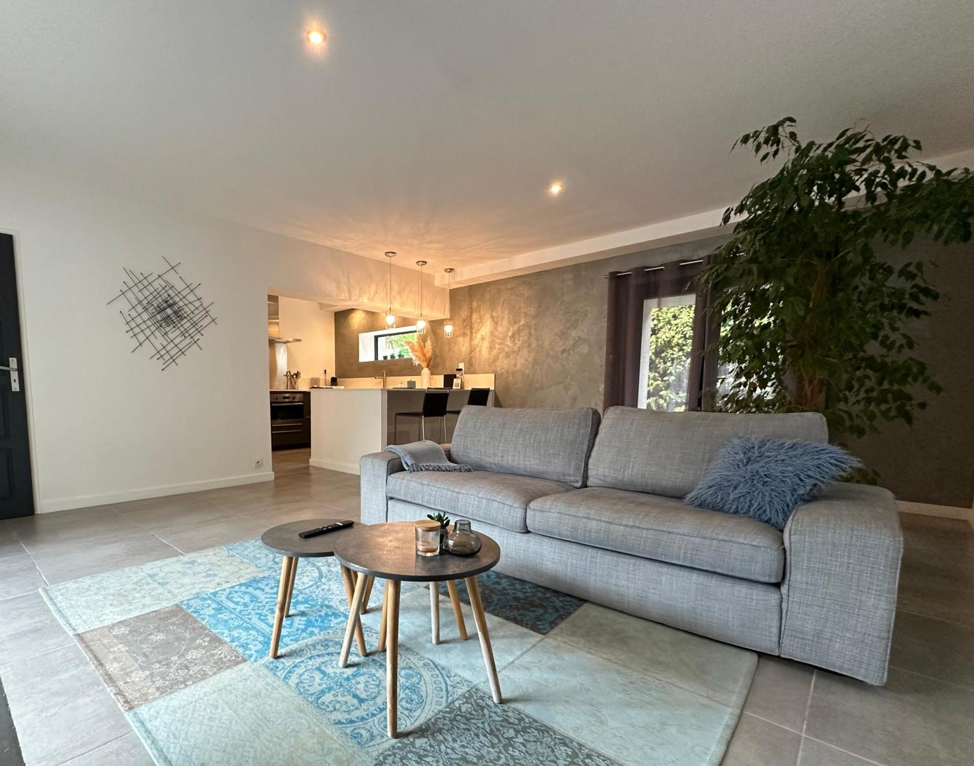 Maison Contemporaine Avec Piscine Privee Chauffee, Entre Plages Et Provence, Borne 11 Kw 伊斯特尔 外观 照片