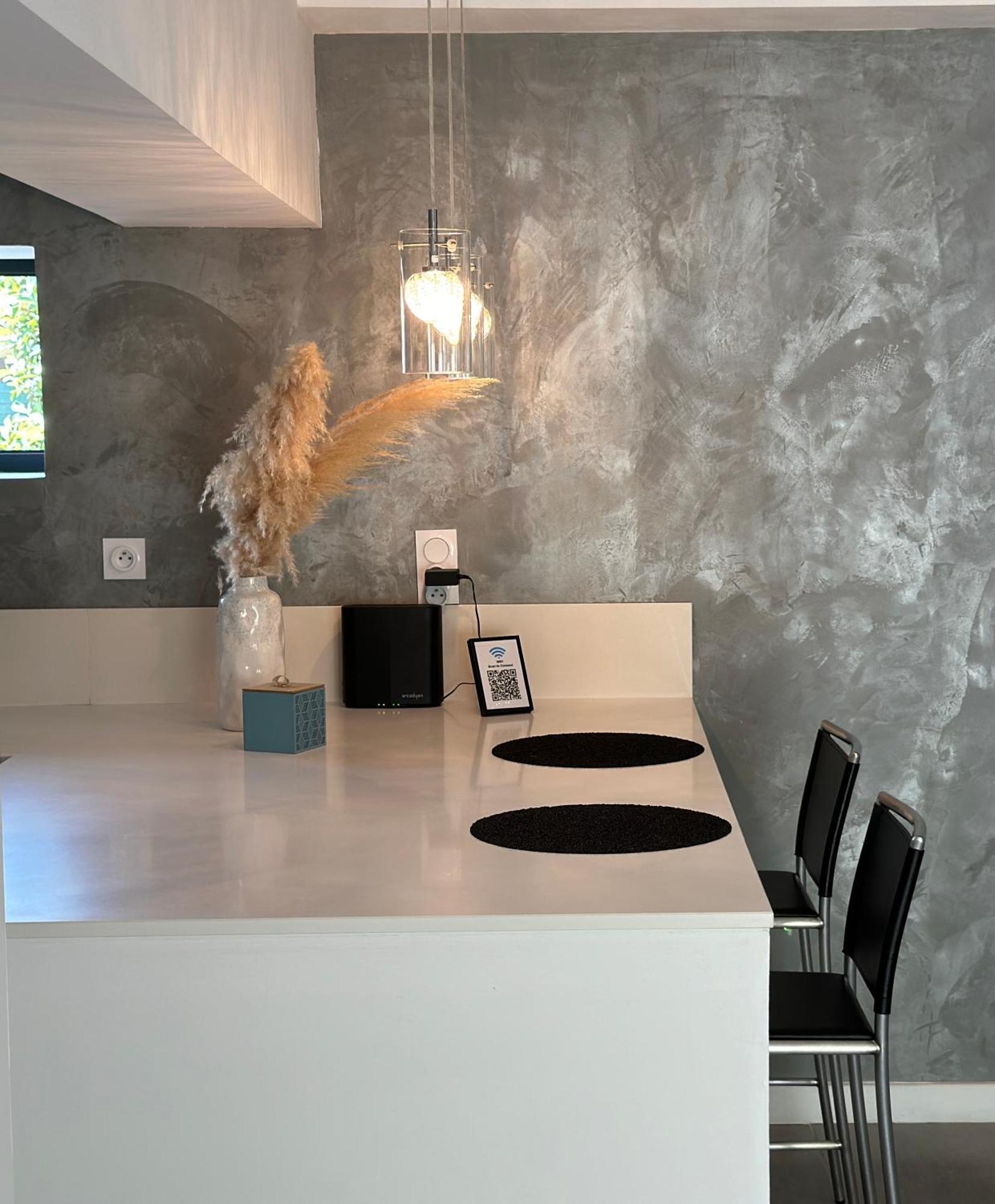 Maison Contemporaine Avec Piscine Privee Chauffee, Entre Plages Et Provence, Borne 11 Kw 伊斯特尔 外观 照片