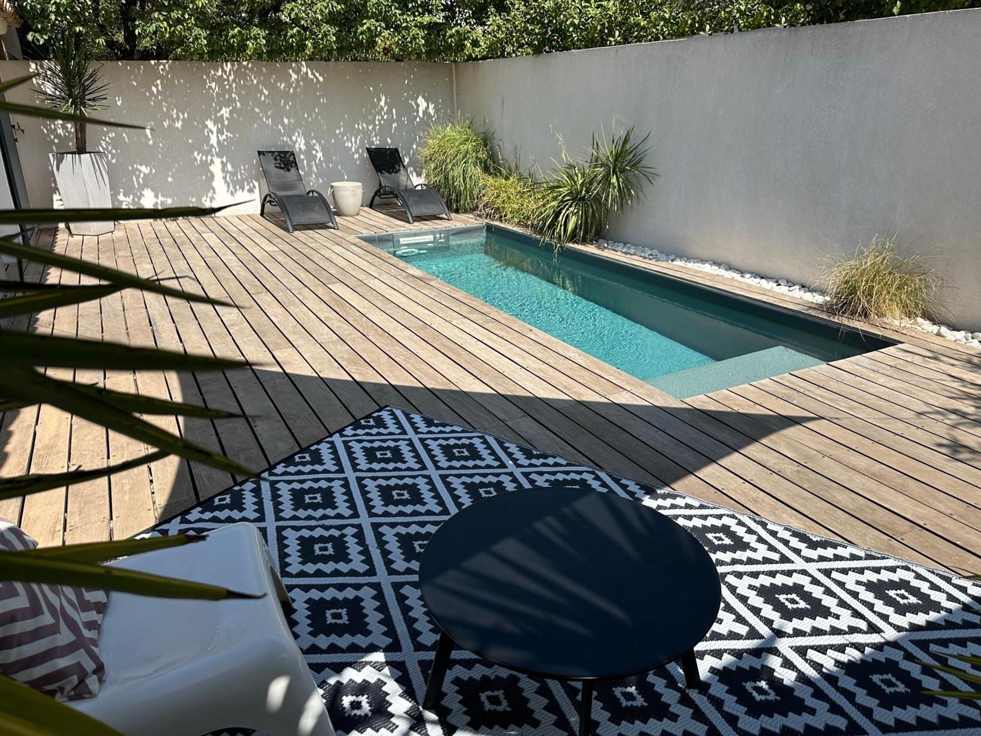 Maison Contemporaine Avec Piscine Privee Chauffee, Entre Plages Et Provence, Borne 11 Kw 伊斯特尔 外观 照片
